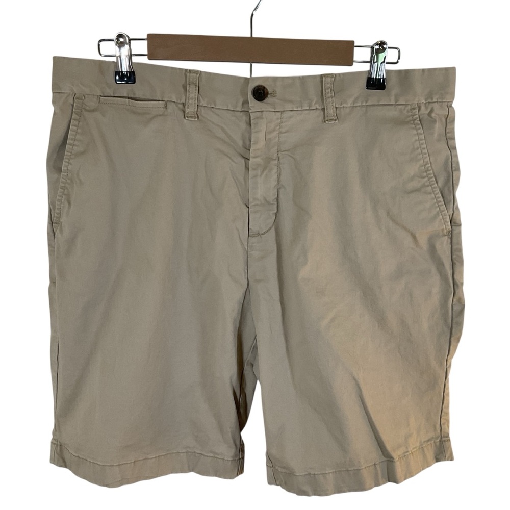 Tommy Hilfiger Men’s Khaki Shorts.  Size 36